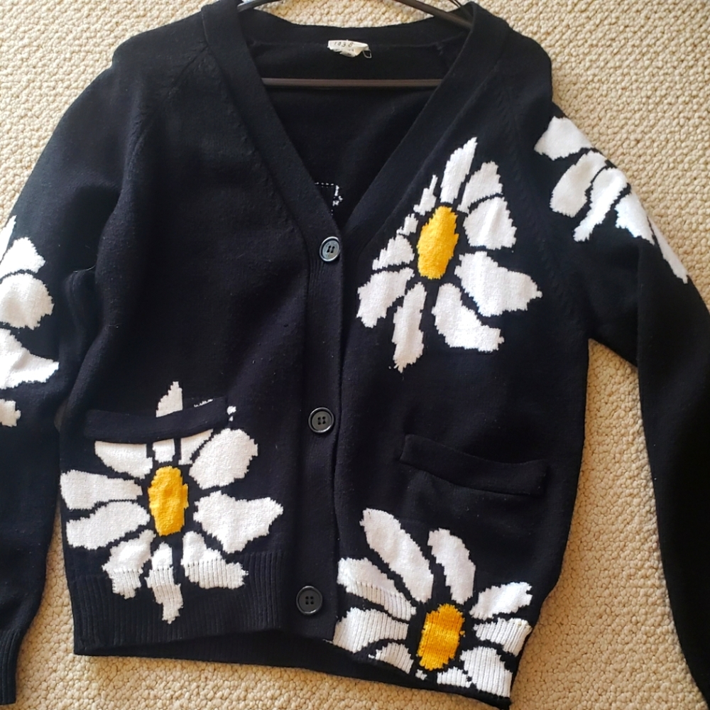143 Story by Line Up.. Black Daisy Cardigan